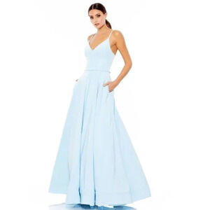 NWT IEENA for MacDuggal Classic A-Line V-Neck Baby Blue Ballgown Women's 8